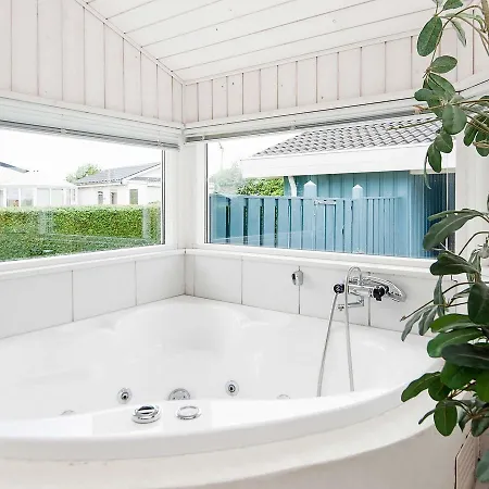 Three-bedroom Holiday In 14 Hejls