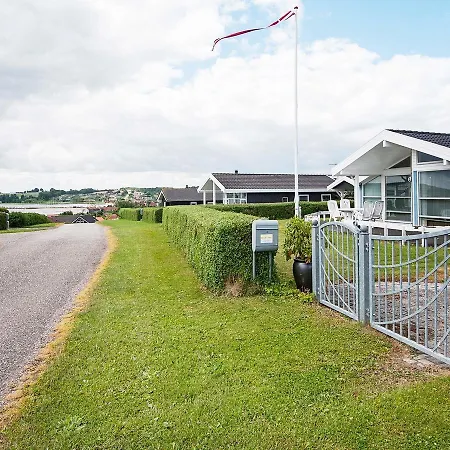 Three-bedroom Holiday In 14 * Hejls